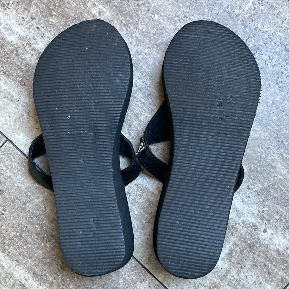 Olivia Miller Foam Wedge Sandals - Picture 6 of 6